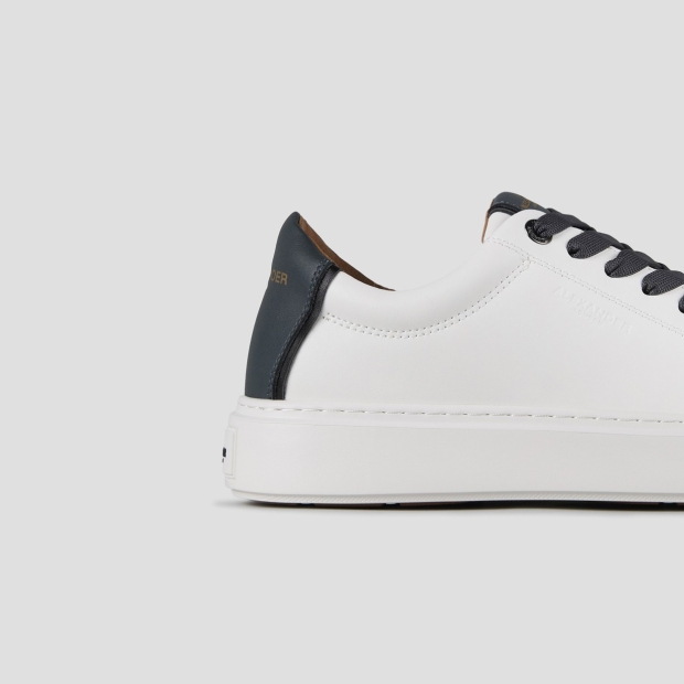 Sneakers Alexander Smith london man in white smooth leather and dark avio heel - 2