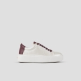 London High Woman in white pearly bottalata leather and bordeaux heel