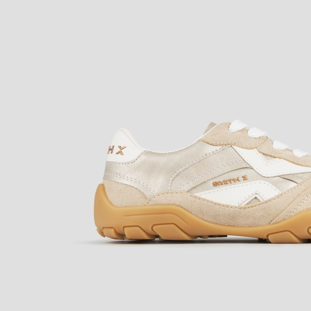 Sneakers Alexander Smith mist woman in sand suede and gold laminated, with white heel and logo - 3