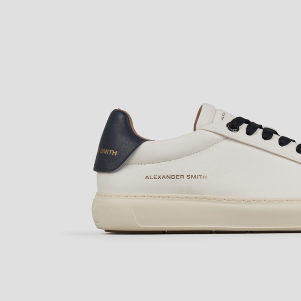 Sneakers Alexander Smith soho uomo in morbida pelle bianca con tallone e lacci blu - 2