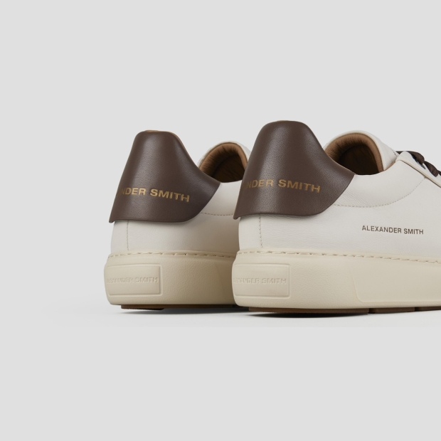 Sneakers Alexander Smith soho uomo in morbida pelle bianca con tallone e lacci marroni - 4