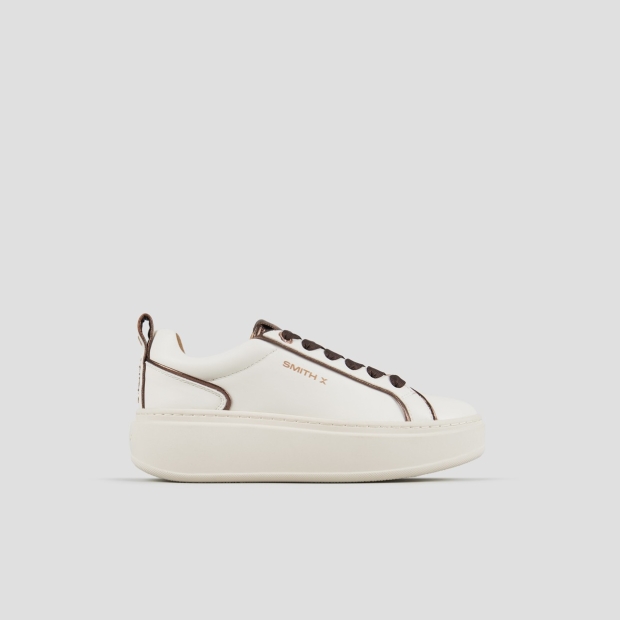 Sneakers Alexander Smith stone donna in bianco e dettagli in laminato bronzo - 1