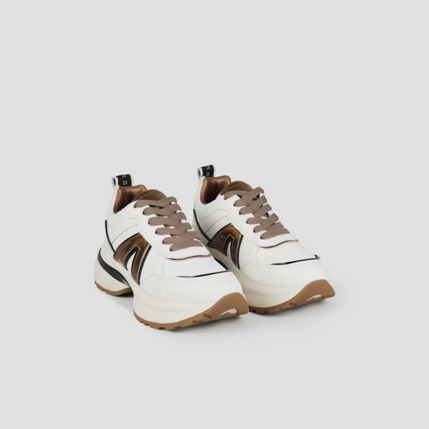 Sneakers Alexander Smith victoria donna in pelle bianca con logo laterale e dettagli bronzo - 3