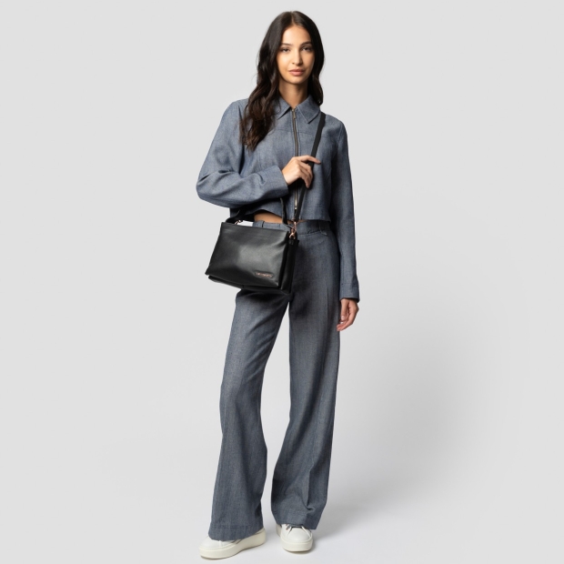 Sneakers Alexander Smith cindy borsa a spalla con tracolla in pelle bottalata nera - 8