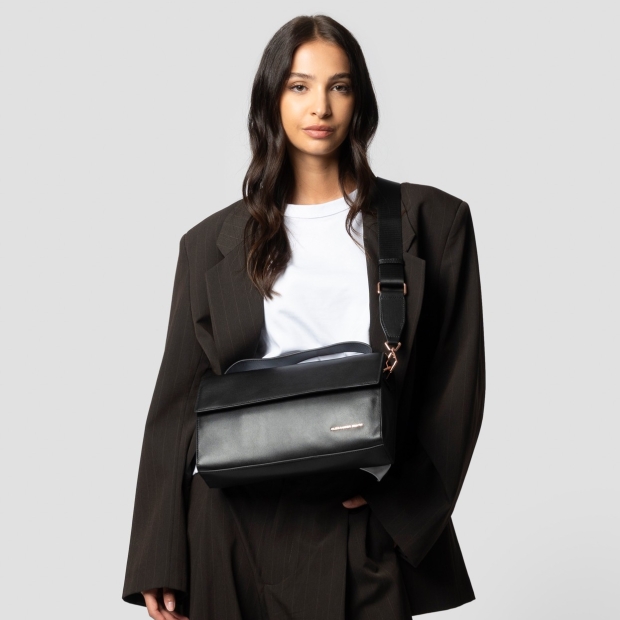 Sneakers Alexander Smith holly borsa a spalla con tracolla in pelle liscia nera - 2