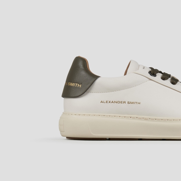 Sneakers Alexander Smith soho uomo in morbida pelle bianca con tallone e lacci verdi - 2