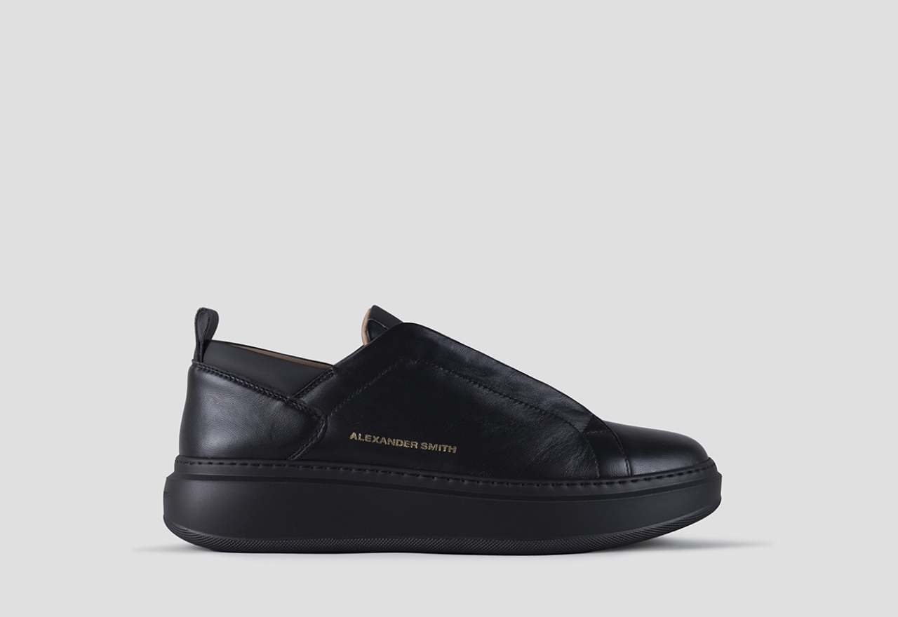 Sneakers Alexander Smith wembley slip-on uomo in morbida pelle nera con suola nera - 1