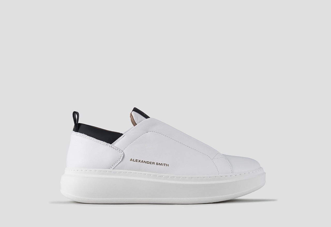 Sneakers Alexander Smith wembley slip-on uomo in morbida pelle bianca con dettagli neri - 1