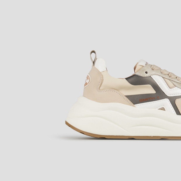 Sneakers Alexander Smith horizon donna in pelle beige e dettagli in laminato platino - 3