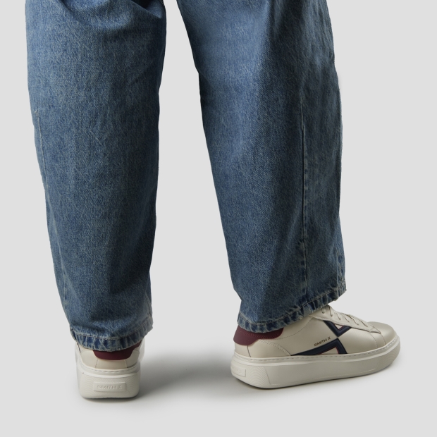 Sneakers Alexander Smith college uomo in pelle bianca, logo blu e tallone rosso - 2