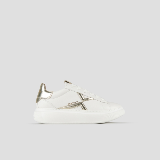 Sneakers Alexander Smith college donna in bianco con logo e tallone laminato oro - 1