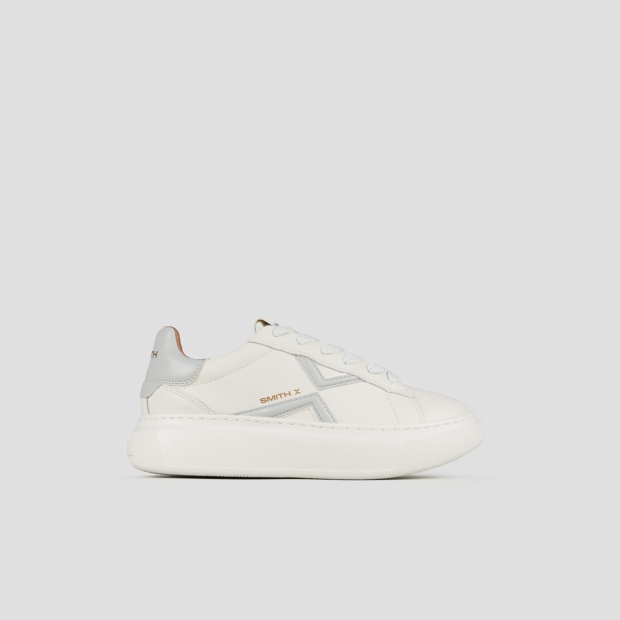 Sneakers Alexander Smith college donna in bianco con logo e tallone azzurro chiaro - 1