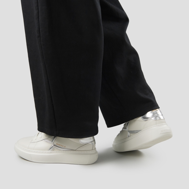 Sneakers Alexander Smith college donna in bianco con logo e tallone laminato argento - 2