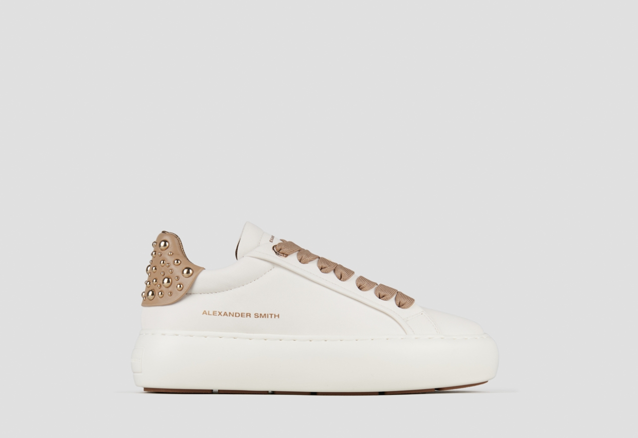 Sneakers Alexander Smith soho donna in pelle bianca e tallone beige con borchie - 1