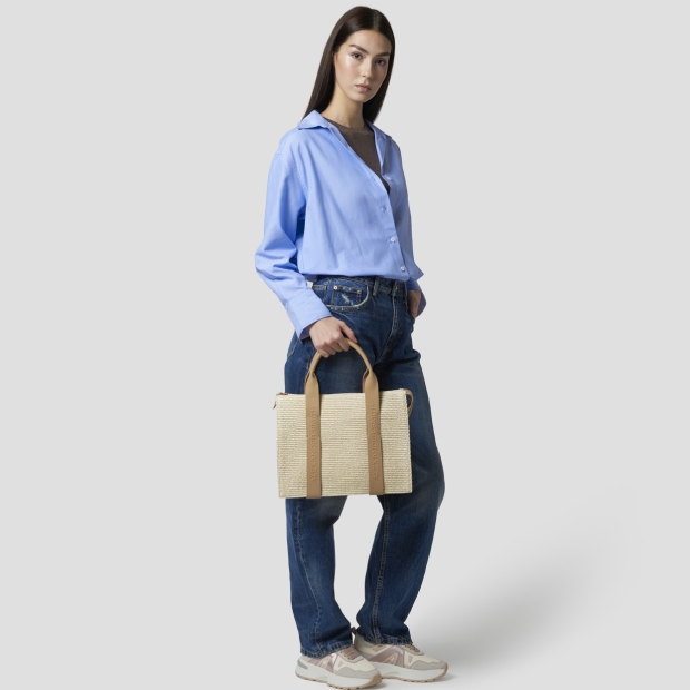 Sneakers Alexander Smith jane medium borsa a spalla con tracolla in rafia e manico sabbia - 7