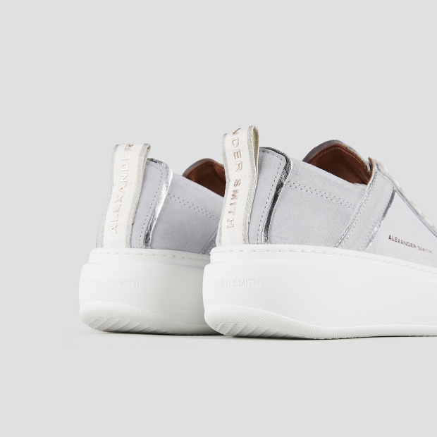 Sneakers Alexander Smith wembley alta donna in pelle sbiancata azzurra e tallone arricciato - 5